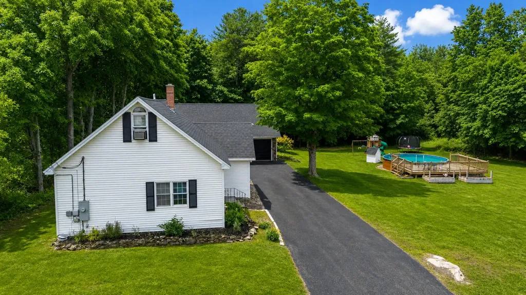 19 Stetson Road Newport ME 04953