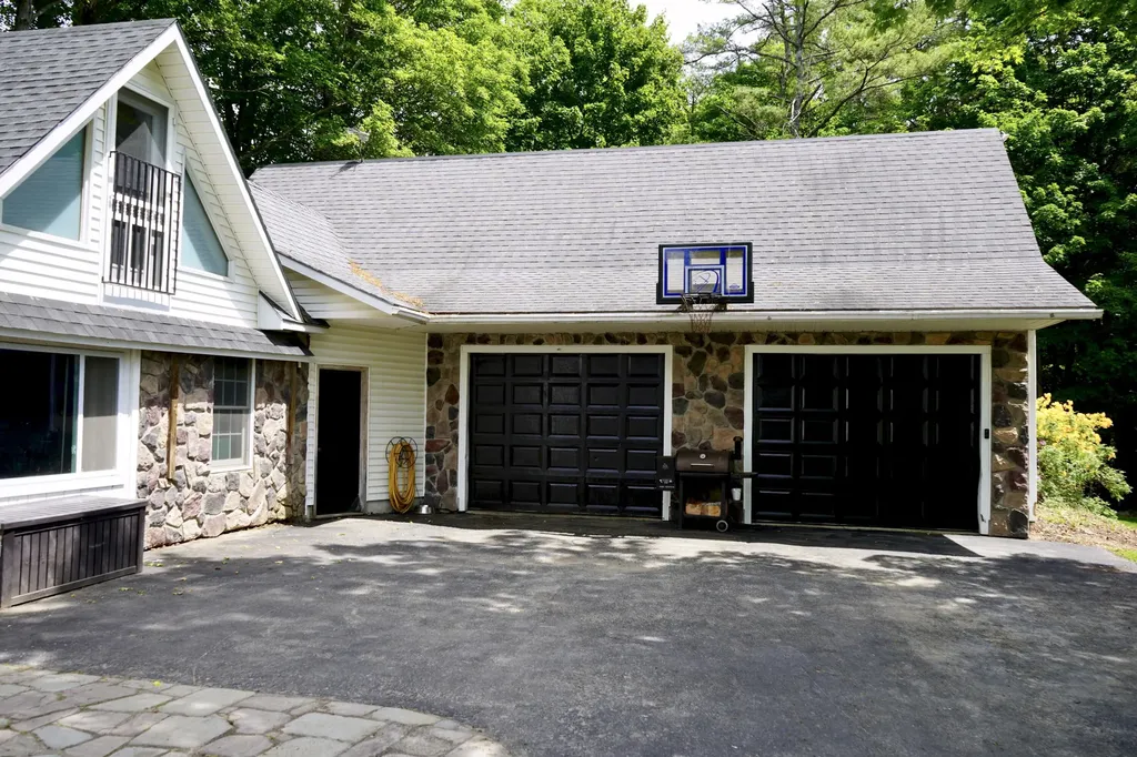 19 Stetson Road Newport ME 04953