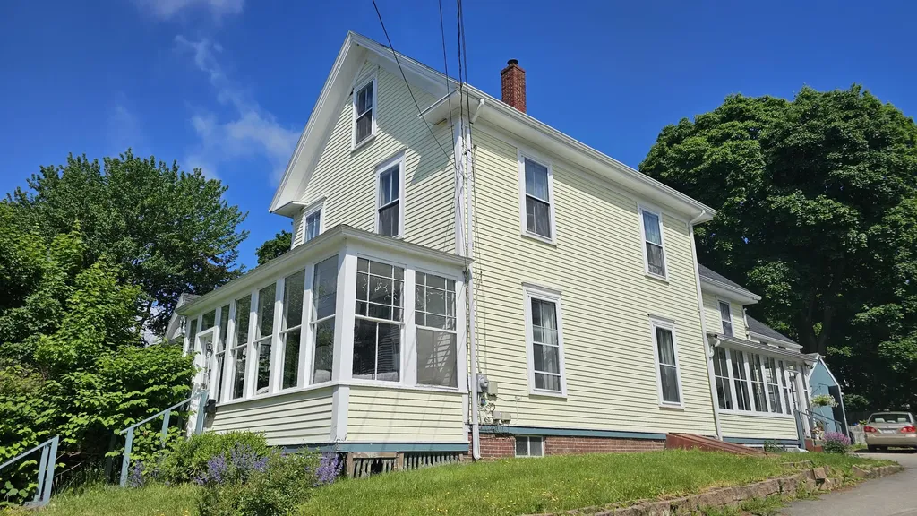 423 Hammond Street Bangor ME 04401