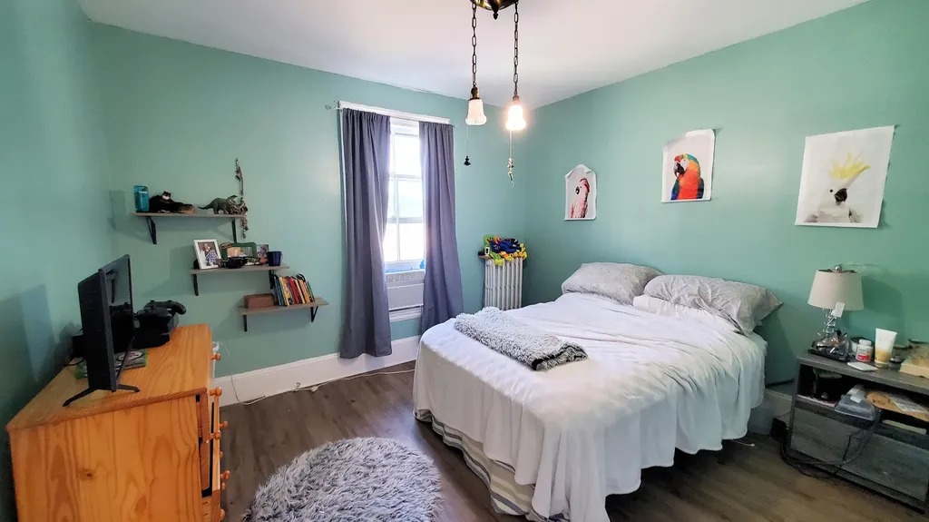 423 Hammond Street Bangor ME 04401