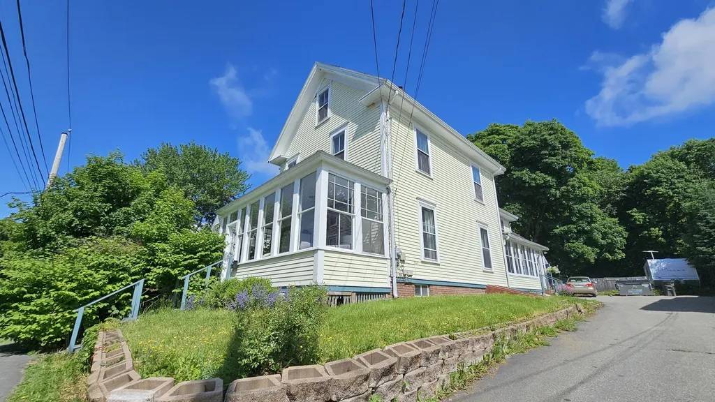 423 Hammond Street Bangor ME 04401