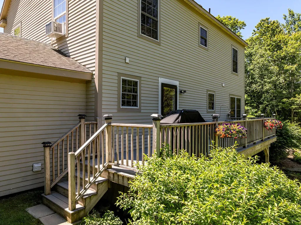 76 Hill Street South Thomaston ME 04858