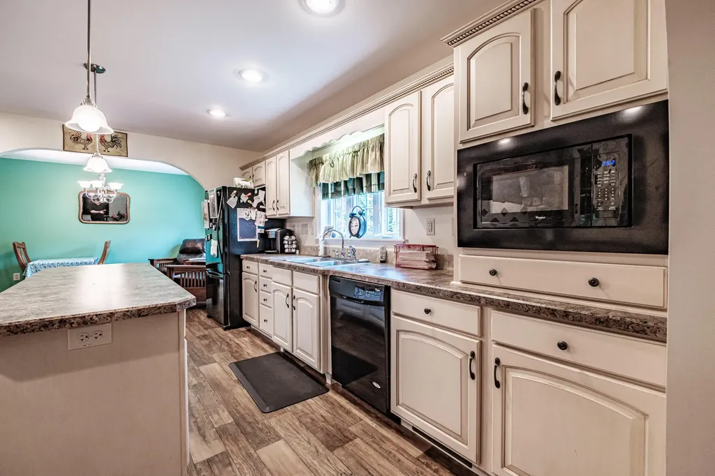 248 Hooper Ledge Road Paris ME 04281