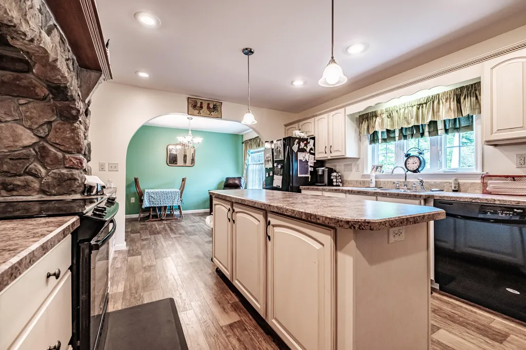 248 Hooper Ledge Road Paris ME 04281