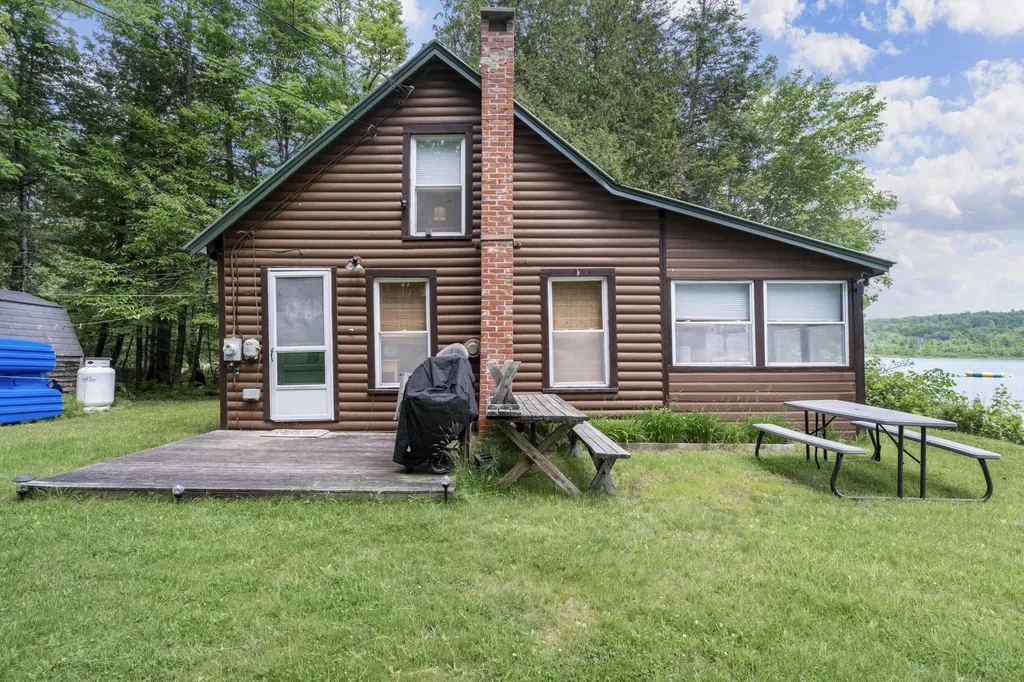 25 Allen Avenue Canaan ME 04924