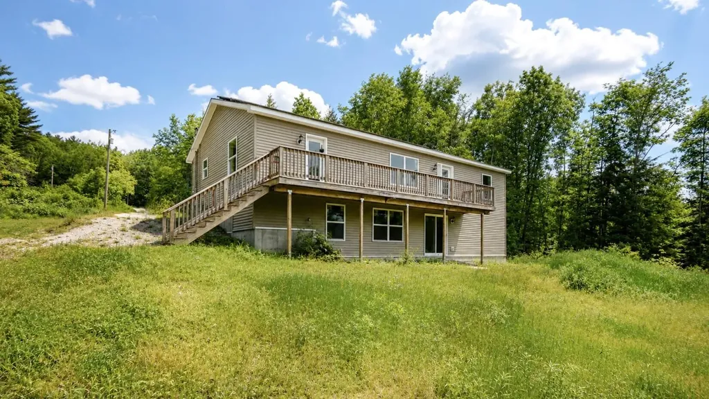42 Hobbs Hill Lane Harrison ME 04040