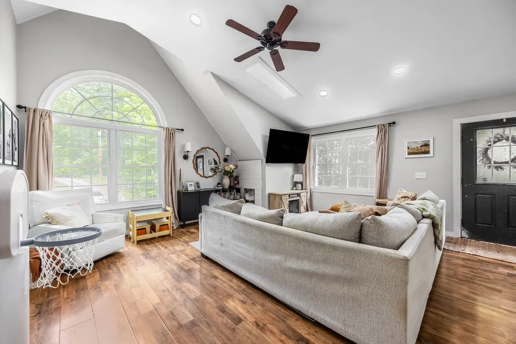 18 Brassua Lane Orrington ME 04474