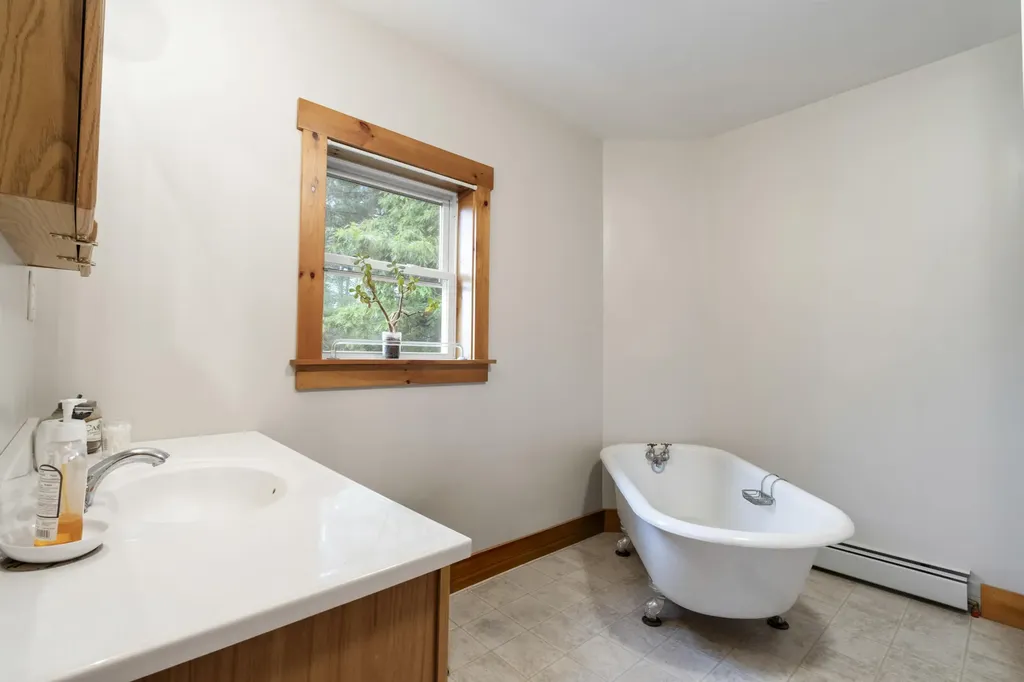 21 Burns Drive Clinton ME 04927