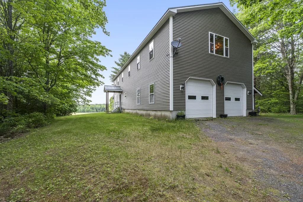 21 Burns Drive Clinton ME 04927