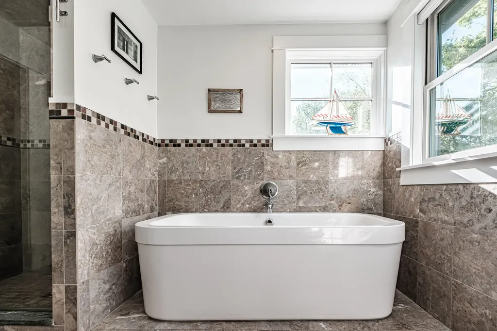 86 Maquoit Drive Freeport ME 04032
