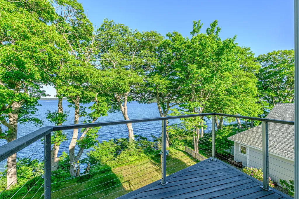 86 Maquoit Drive Freeport ME 04032