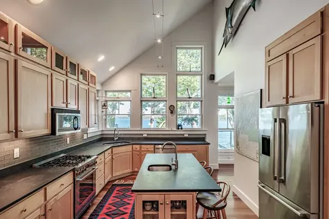 86 Maquoit Drive Freeport ME 04032