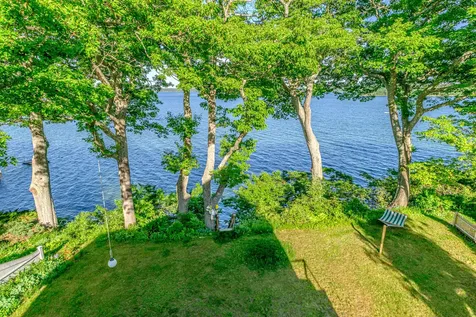 86 Maquoit Drive Freeport ME 04032