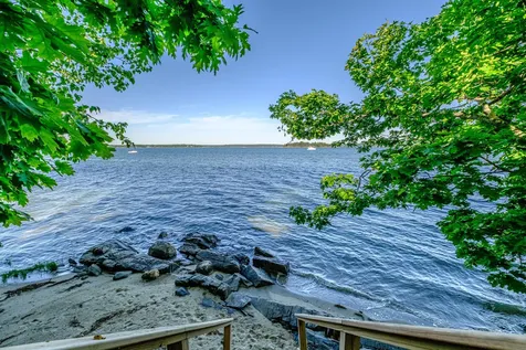 86 Maquoit Drive Freeport ME 04032