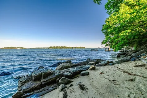 86 Maquoit Drive Freeport ME 04032