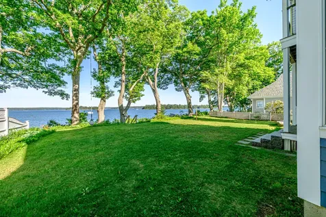86 Maquoit Drive Freeport ME 04032