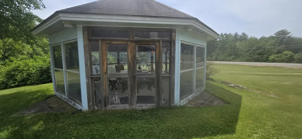 380 Oak Street Sanford ME 04073