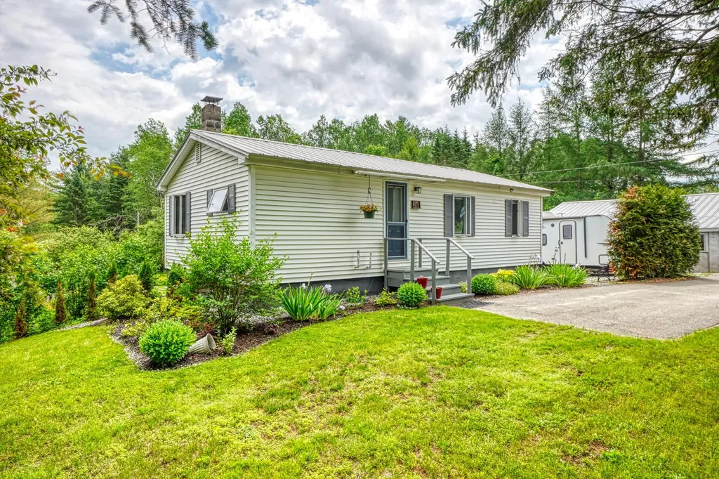 26 Spencer Road Benton ME 04901
