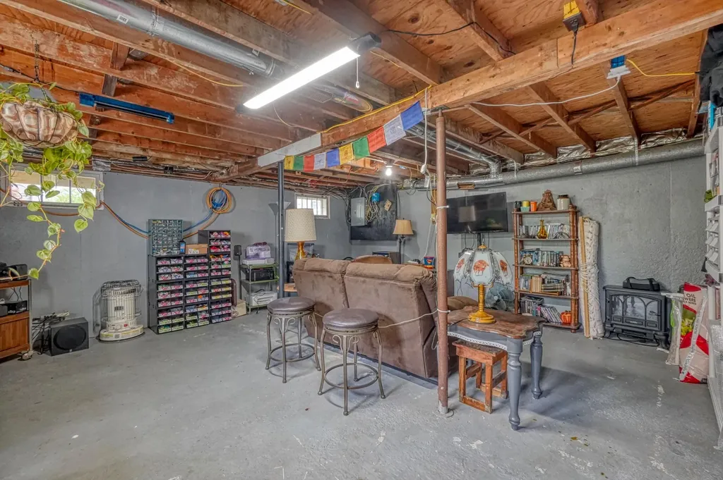 26 Spencer Road Benton ME 04901
