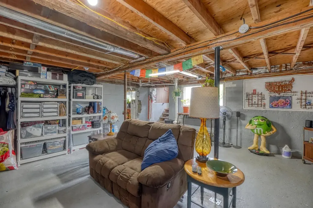 26 Spencer Road Benton ME 04901