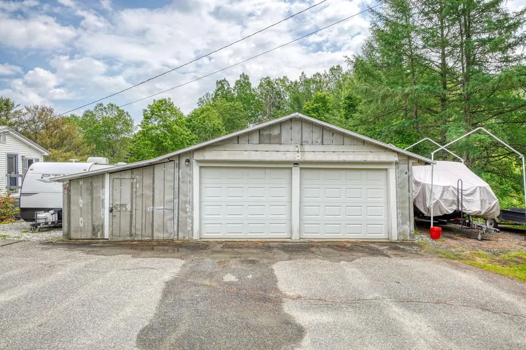 26 Spencer Road Benton ME 04901