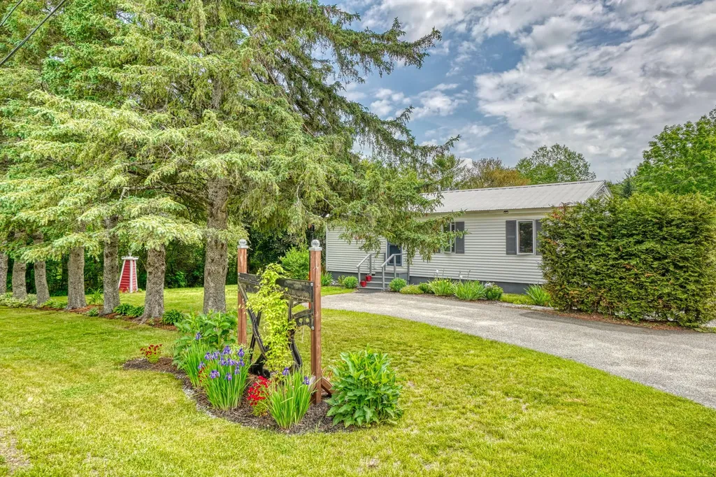 26 Spencer Road Benton ME 04901