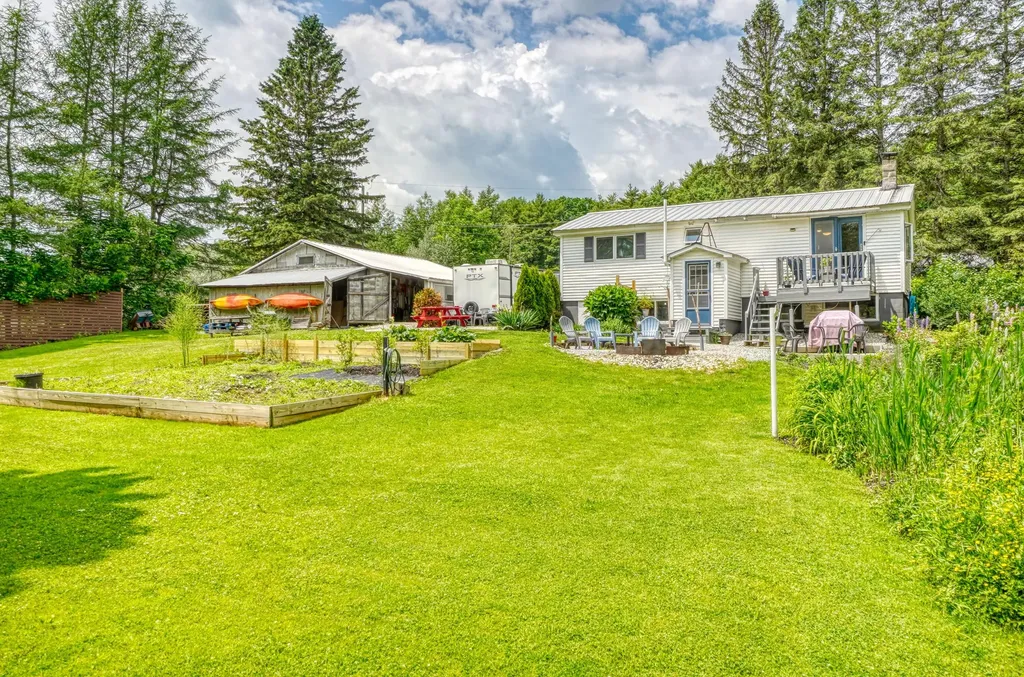 26 Spencer Road Benton ME 04901