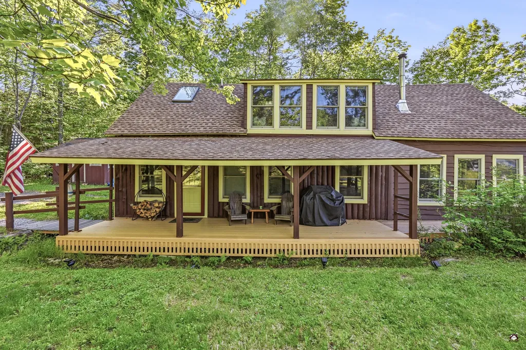 19 Foster Lane Belgrade ME 04917