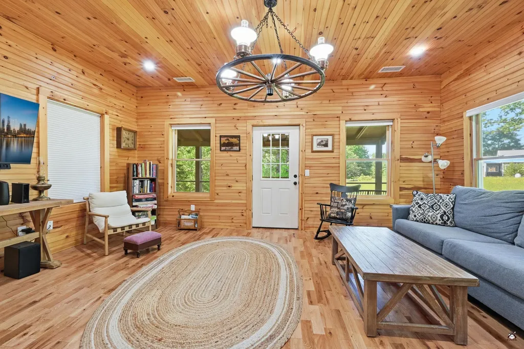 19 Foster Lane Belgrade ME 04917