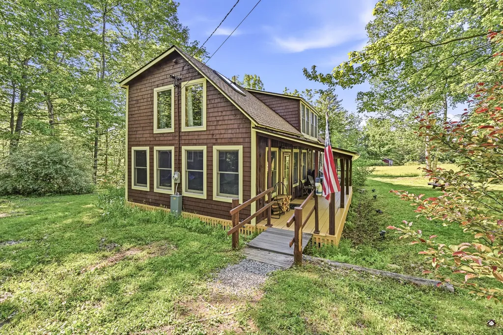 19 Foster Lane Belgrade ME 04917