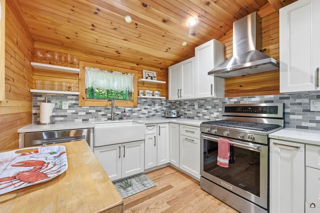 19 Foster Lane Belgrade ME 04917
