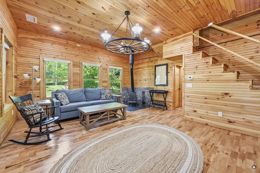 19 Foster Lane Belgrade ME 04917