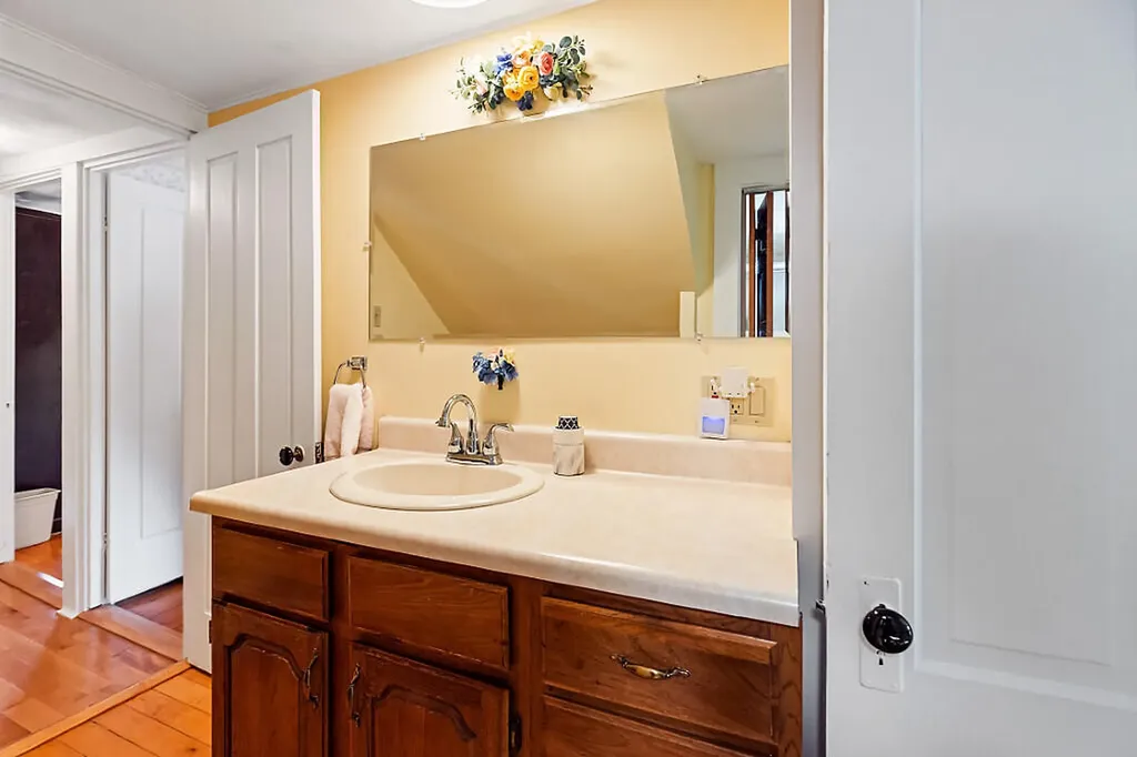 73 Eastern Avenue Augusta ME 04330