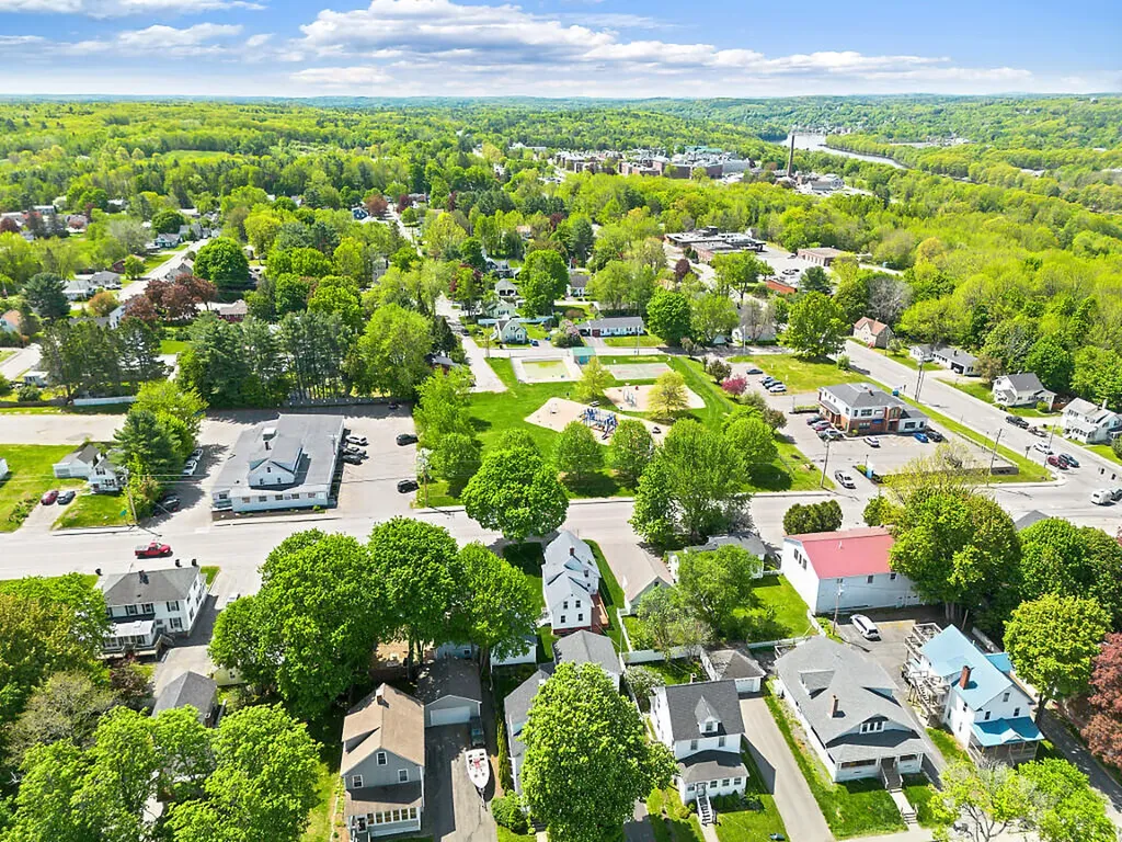 73 Eastern Avenue Augusta ME 04330