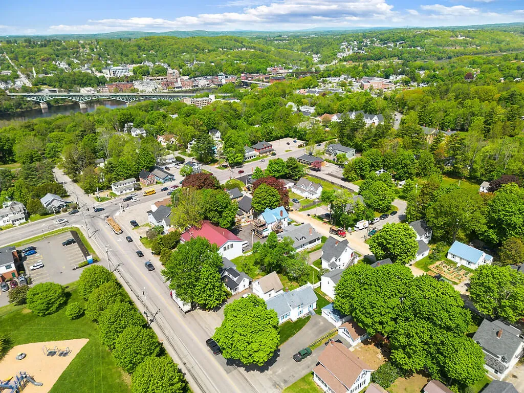 73 Eastern Avenue Augusta ME 04330