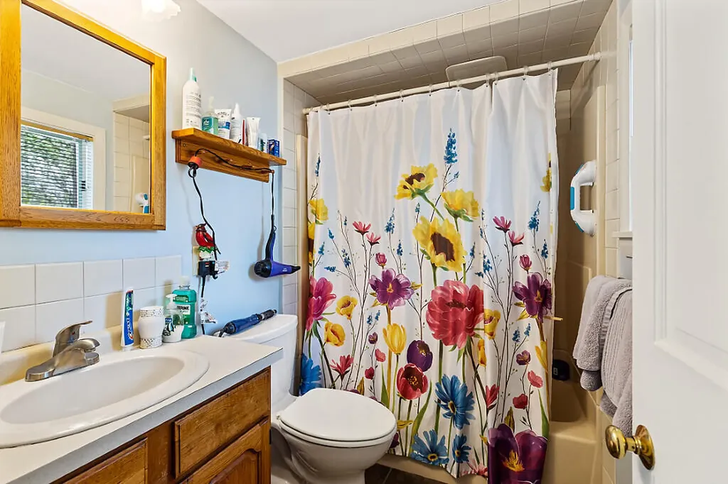 73 Eastern Avenue Augusta ME 04330