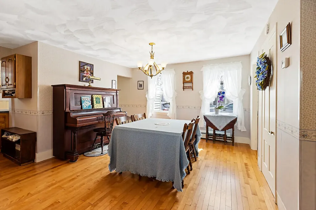 73 Eastern Avenue Augusta ME 04330