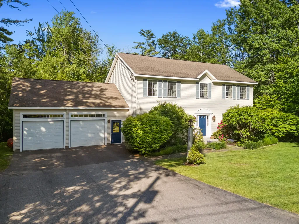 20 Forest Glen Drive Rockport ME 04856