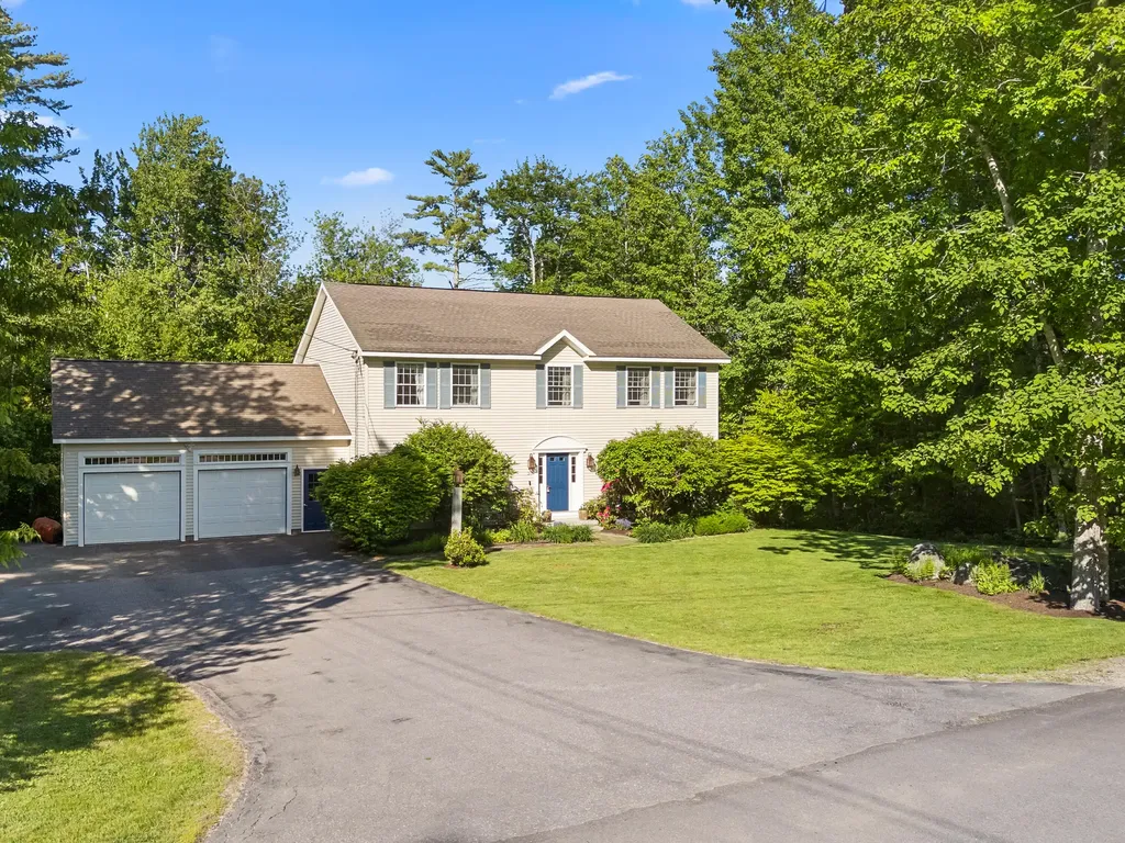 20 Forest Glen Drive Rockport ME 04856