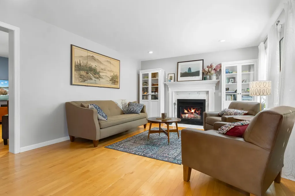 20 Forest Glen Drive Rockport ME 04856