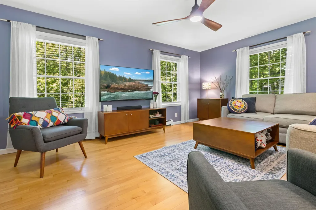 20 Forest Glen Drive Rockport ME 04856