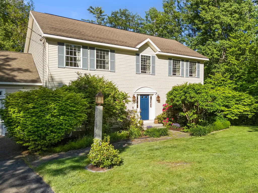 20 Forest Glen Drive Rockport ME 04856
