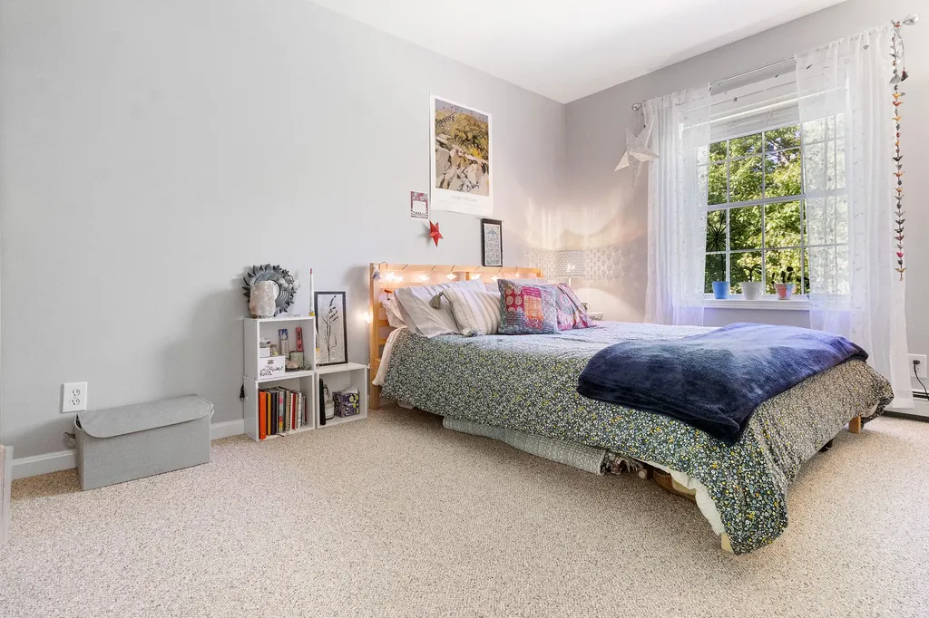 20 Forest Glen Drive Rockport ME 04856