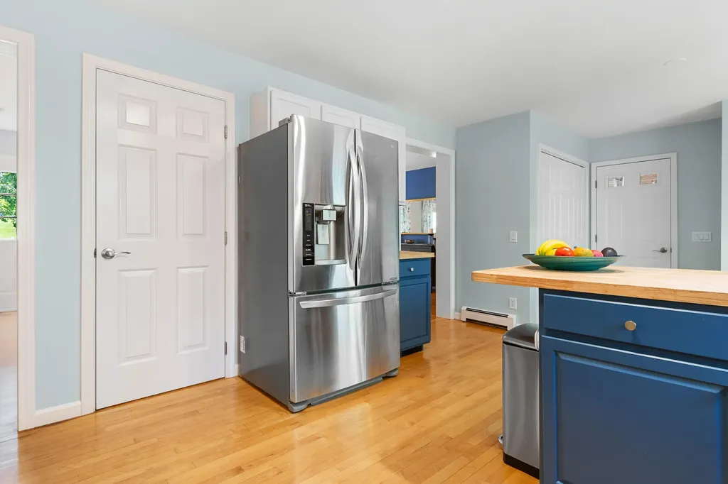 20 Forest Glen Drive Rockport ME 04856