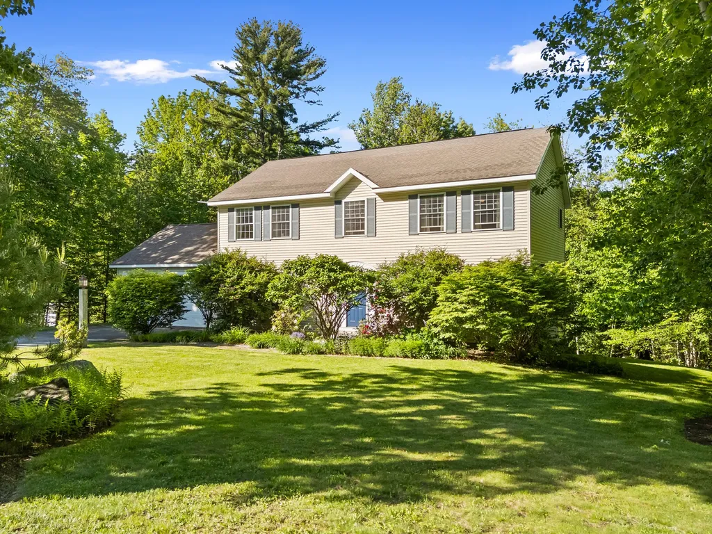 20 Forest Glen Drive Rockport ME 04856