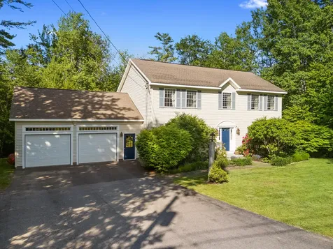 20 Forest Glen Drive Rockport ME 04856