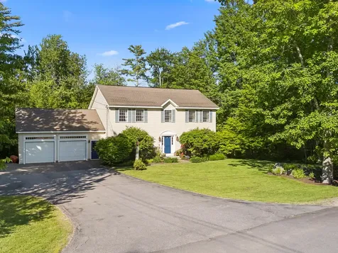 20 Forest Glen Drive Rockport ME 04856