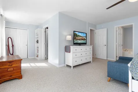 20 Forest Glen Drive Rockport ME 04856