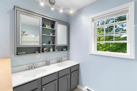 20 Forest Glen Drive Rockport ME 04856