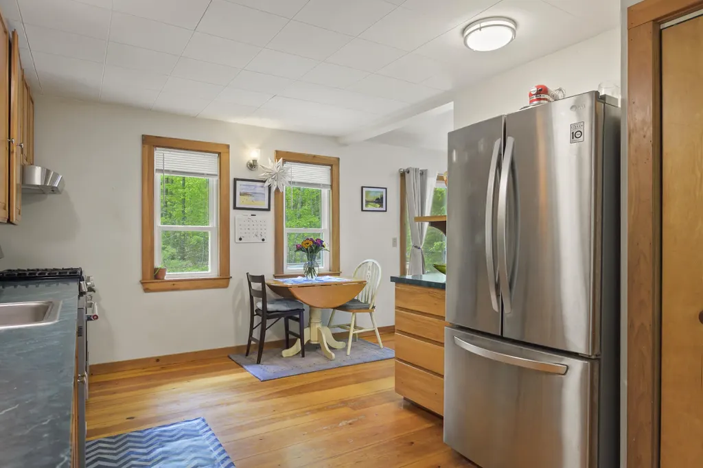17 Eagle Lane Damariscotta ME 04543
